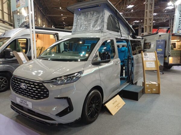 Vantage R 2026 Model (F020)