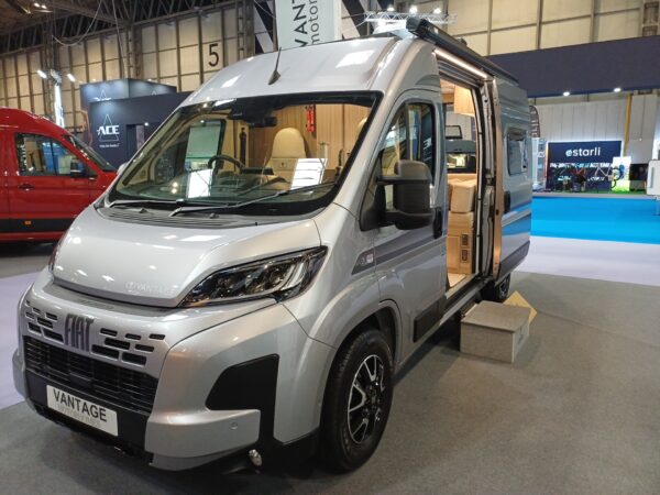 Vantage CUB 2026 Model (935)